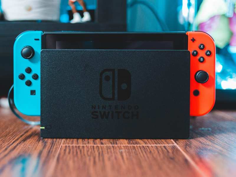 black and red nintendo switch