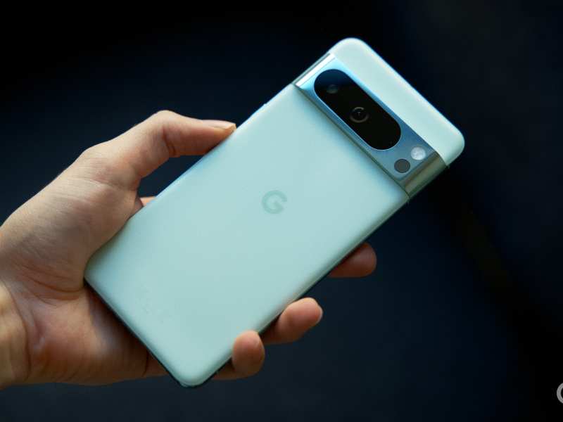 Google Pixel 8 Pro en color menta