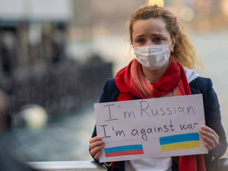 Activista de Rusia protesta contra la guerra de Ucrania